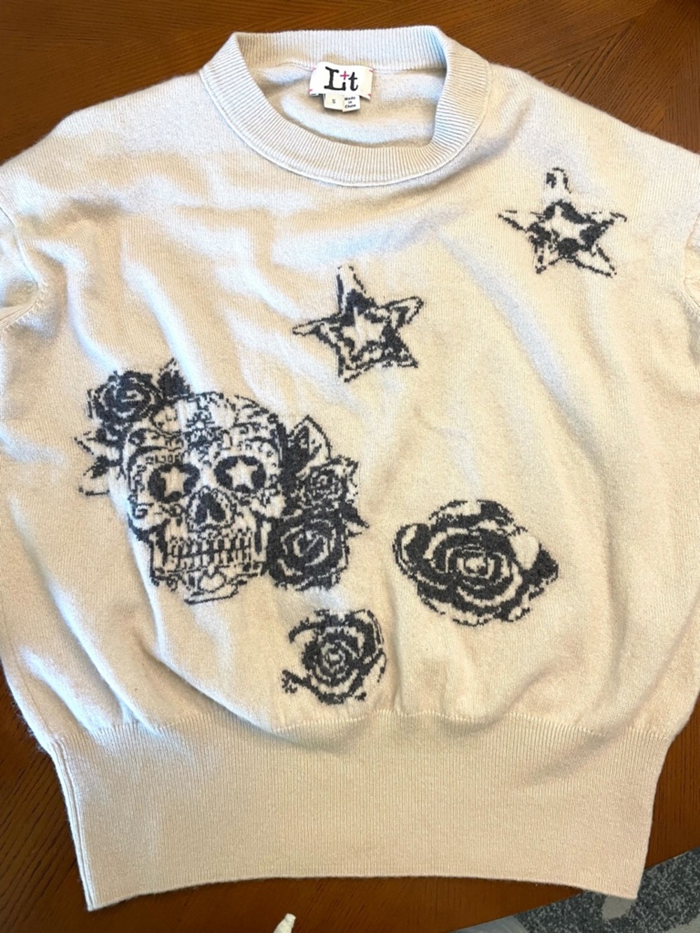 Label + Thread 100% Cashmere Skull Stars Rose Crewneck Sweater in Oatmeal Size S